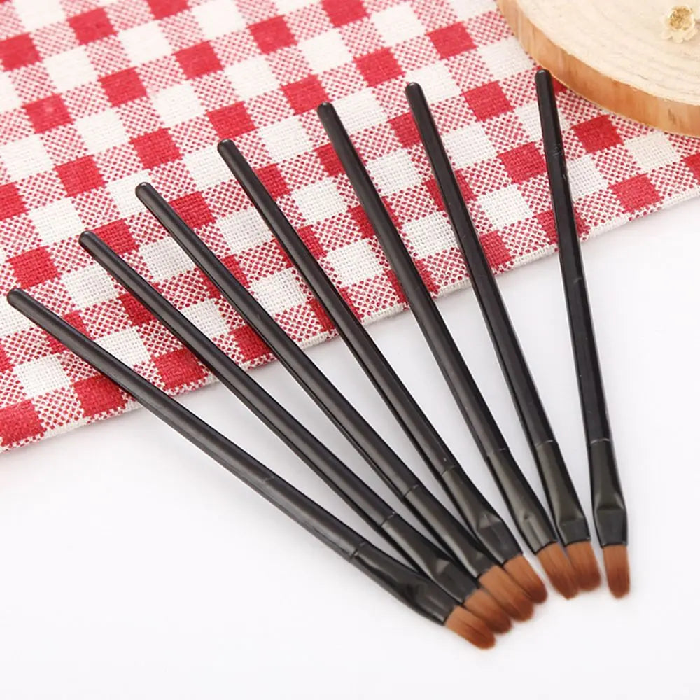 50Pcs Disposable Lip Brush Portable Gloss Cosmetic Applicator Professional Makeup Tool Wands Lip Liner Brush Eyeliner Brush